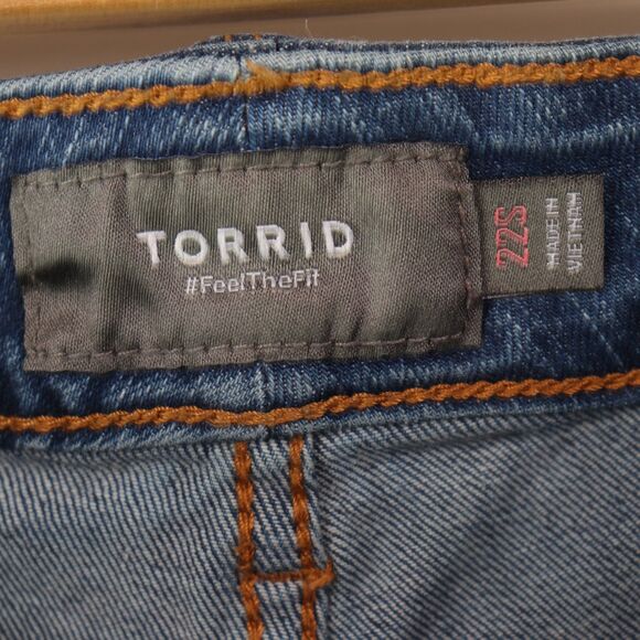 Torrid Crop Boyfriend Jeans size 22S - Picture 4 of 4